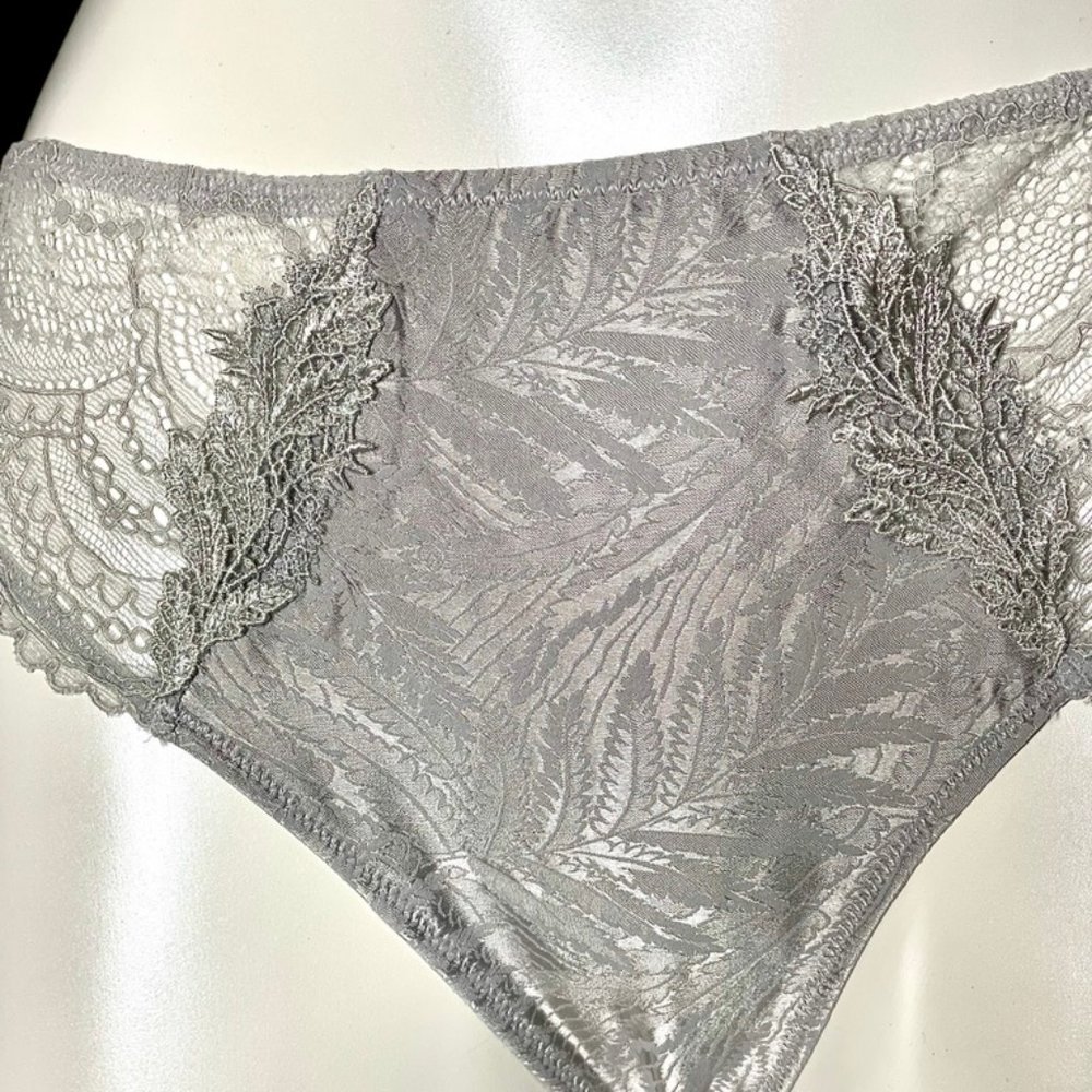 LISE LACE THONG - Picture 4 of 7